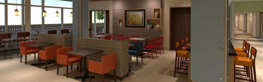 Holiday Inn Express & Suites Tulsa South - Woodland Hills By Ihg Esterno foto