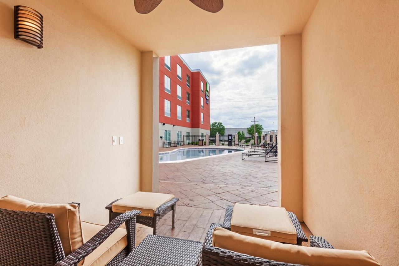 Holiday Inn Express & Suites Tulsa South - Woodland Hills By Ihg Esterno foto