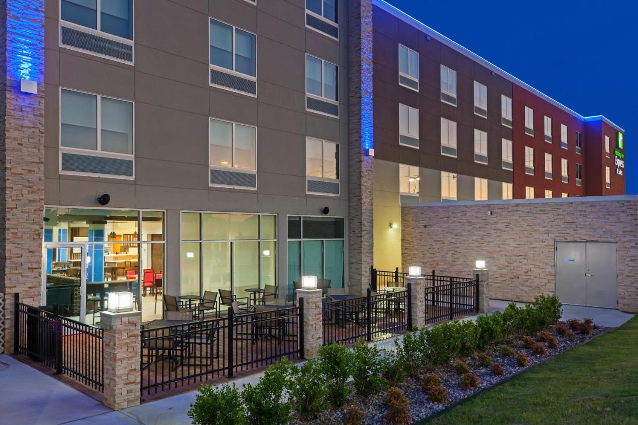 Holiday Inn Express & Suites Tulsa South - Woodland Hills By Ihg Esterno foto