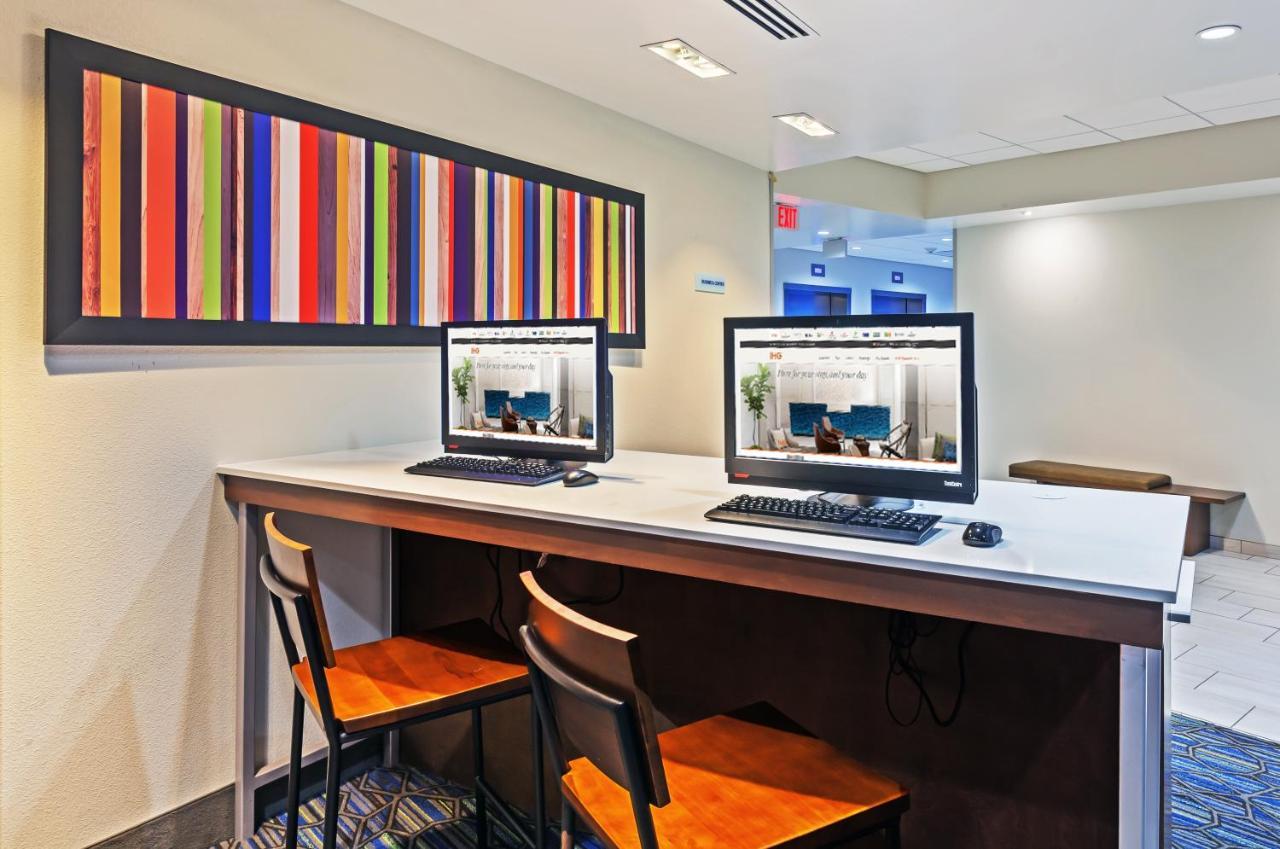 Holiday Inn Express & Suites Tulsa South - Woodland Hills By Ihg Esterno foto