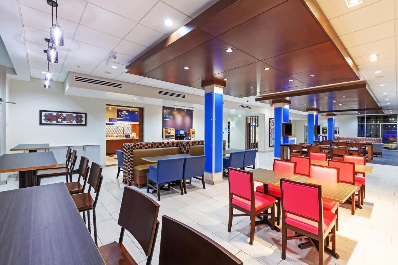 Holiday Inn Express & Suites Tulsa South - Woodland Hills By Ihg Esterno foto
