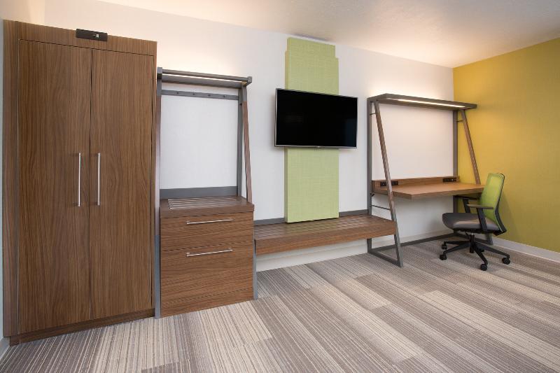 Holiday Inn Express & Suites Tulsa South - Woodland Hills By Ihg Esterno foto
